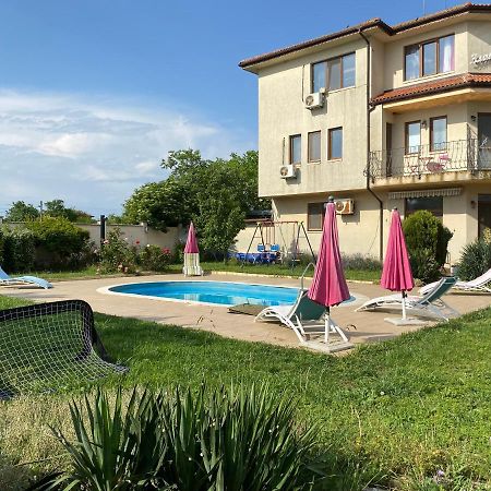Bŭlgarevo Guest House Golden Flake 4Km From Bolata Beach מראה חיצוני תמונה