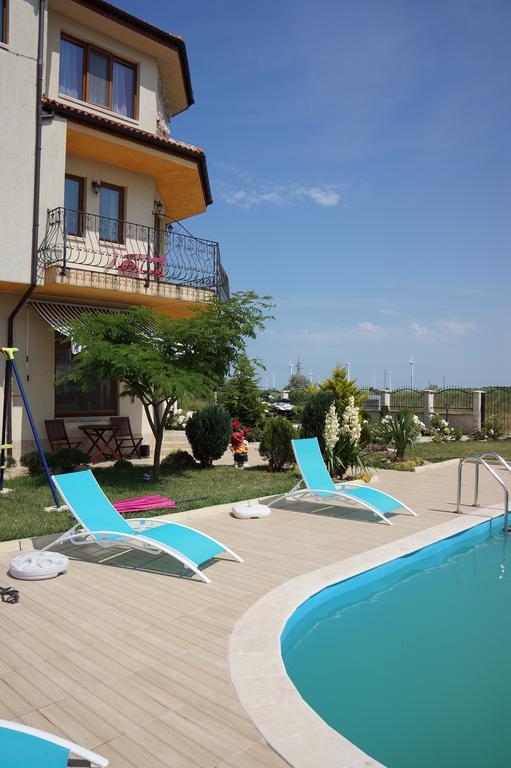 Bŭlgarevo Guest House Golden Flake 4Km From Bolata Beach מראה חיצוני תמונה