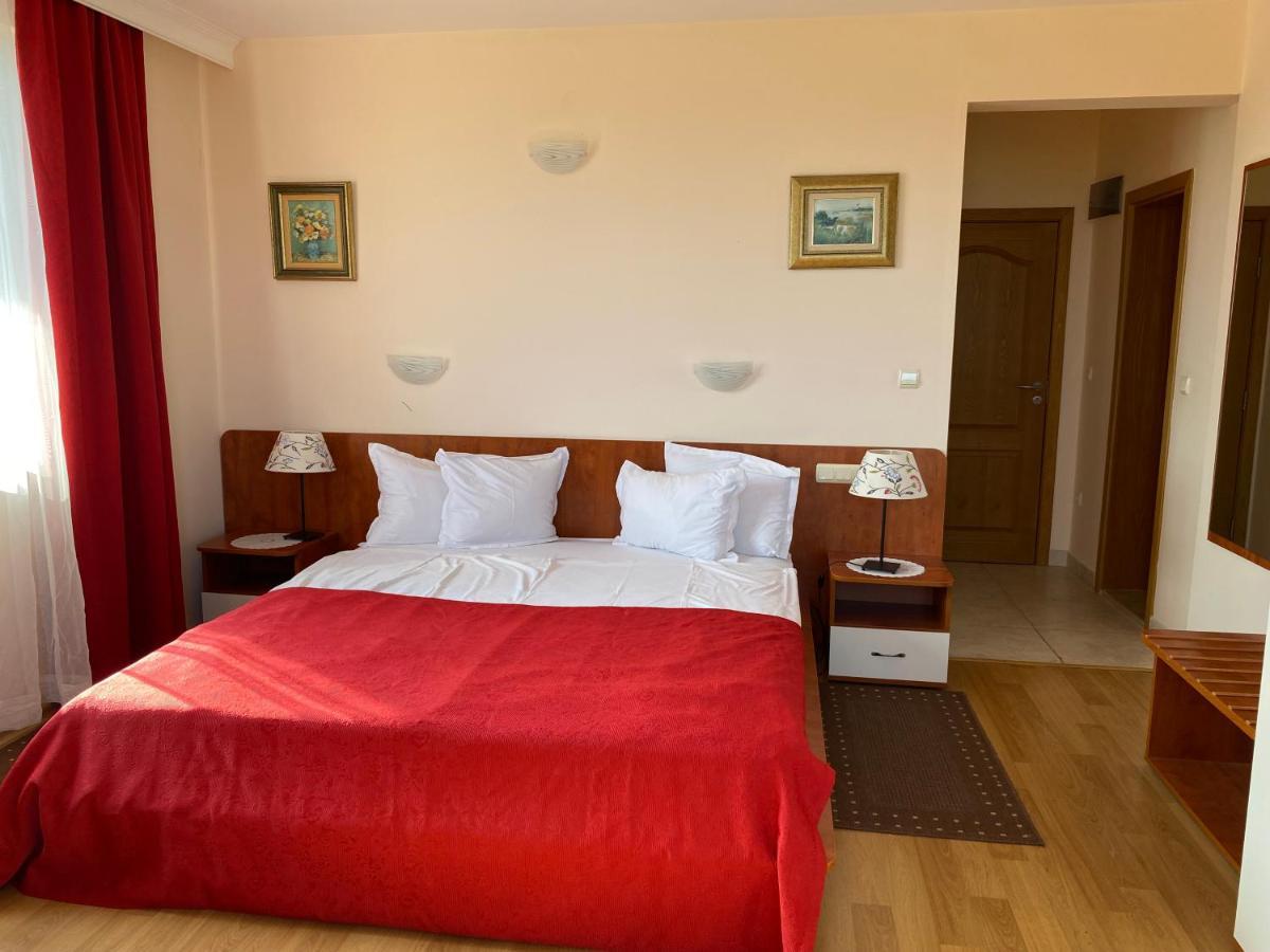 Bŭlgarevo Guest House Golden Flake 4Km From Bolata Beach מראה חיצוני תמונה