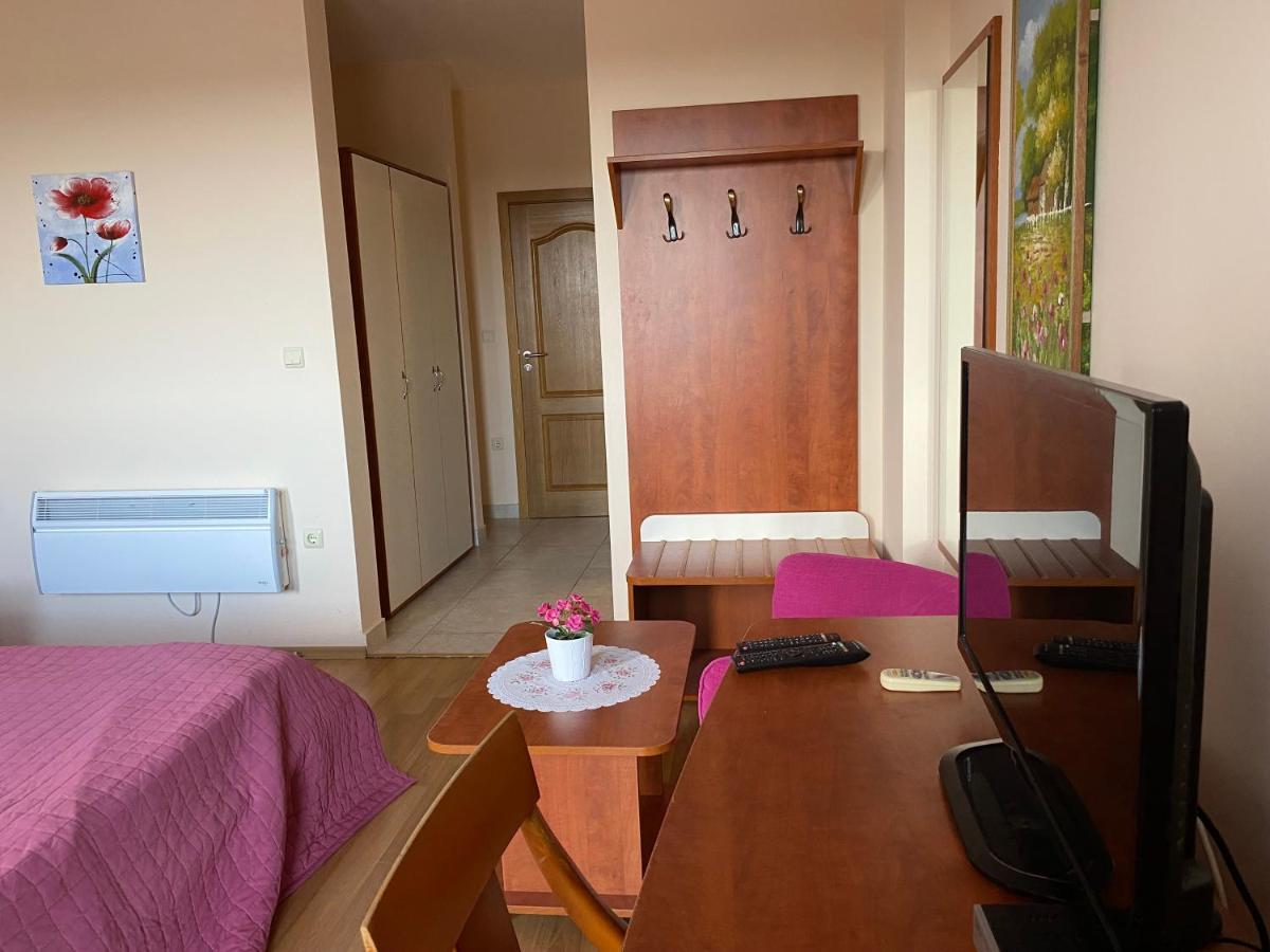 Bŭlgarevo Guest House Golden Flake 4Km From Bolata Beach מראה חיצוני תמונה