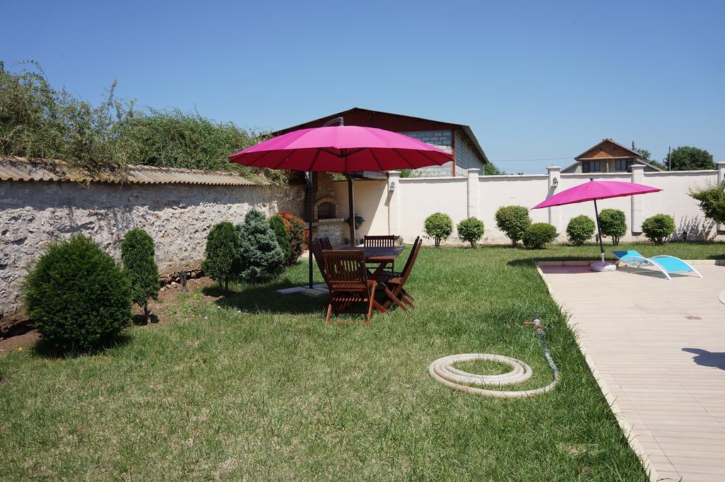 Bŭlgarevo Guest House Golden Flake 4Km From Bolata Beach מראה חיצוני תמונה