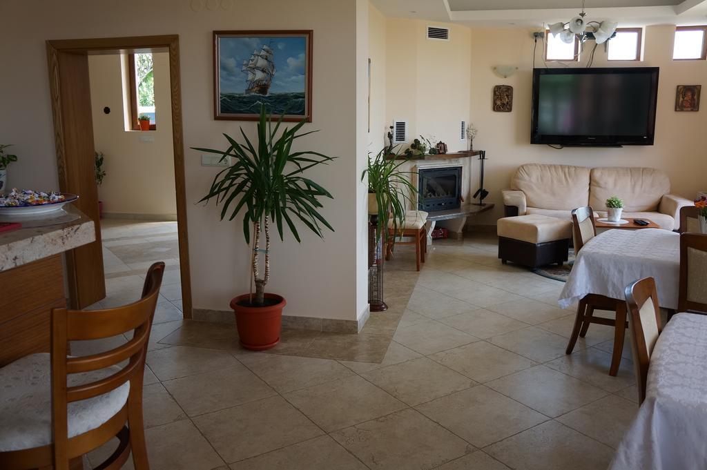 Bŭlgarevo Guest House Golden Flake 4Km From Bolata Beach מראה חיצוני תמונה