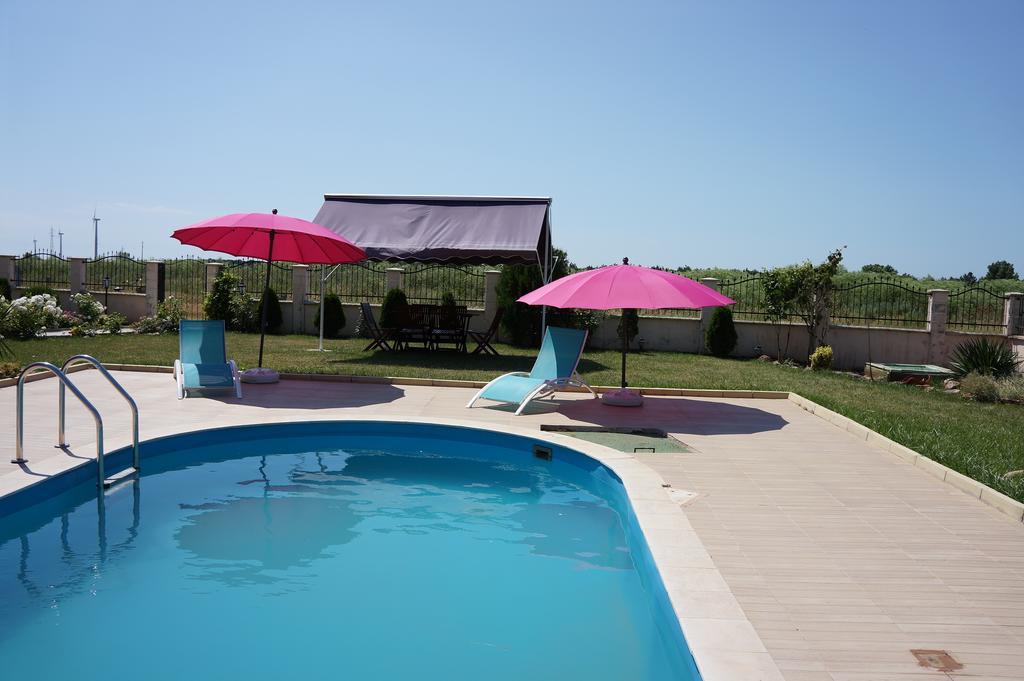 Bŭlgarevo Guest House Golden Flake 4Km From Bolata Beach מראה חיצוני תמונה