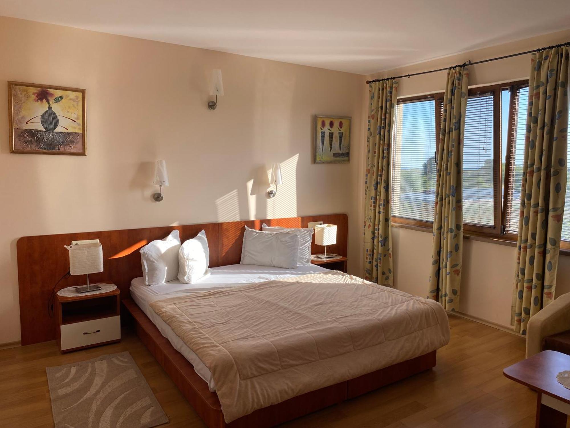 Bŭlgarevo Guest House Golden Flake 4Km From Bolata Beach מראה חיצוני תמונה